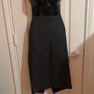 Express Houndstooth Midi Skirt in Black and Gray